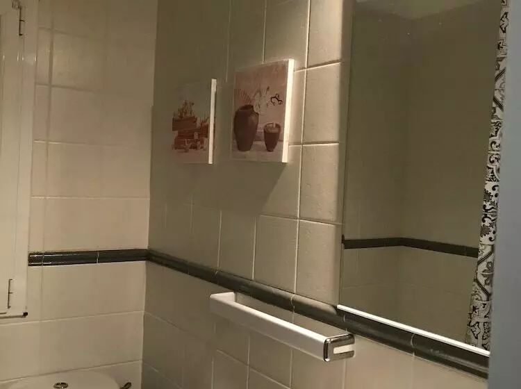 Fotos del hotel Hostal Llanda:  2