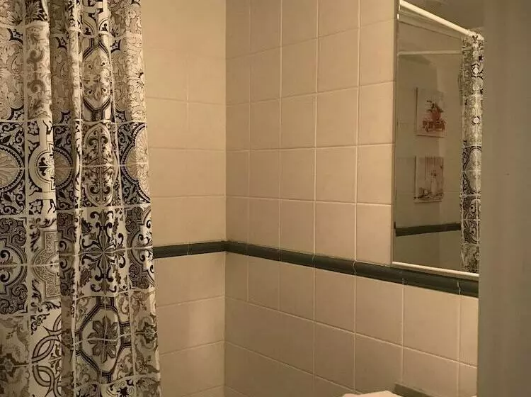 Fotos del hotel Hostal Llanda:  6