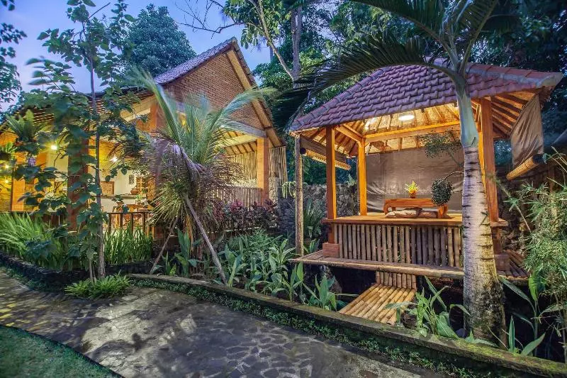 Fotos del hotel Jero Sebali Villa:  8