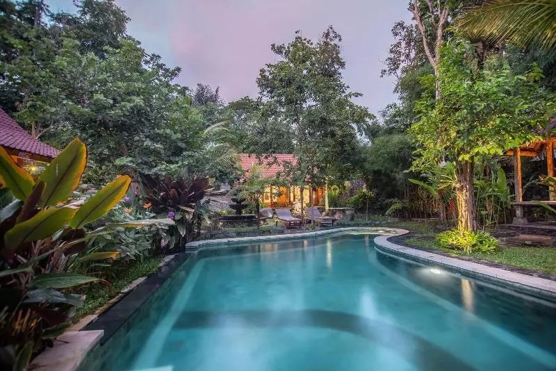 Fotos del hotel Jero Sebali Villa:  11