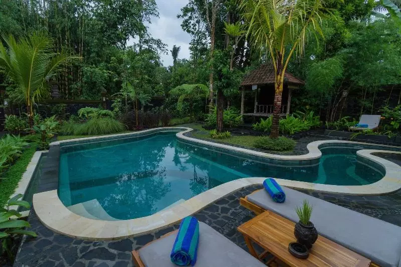 Fotos del hotel Jero Sebali Villa:  9