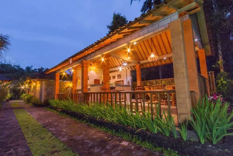Fotos del hotel Jero Sebali Villa:  12
