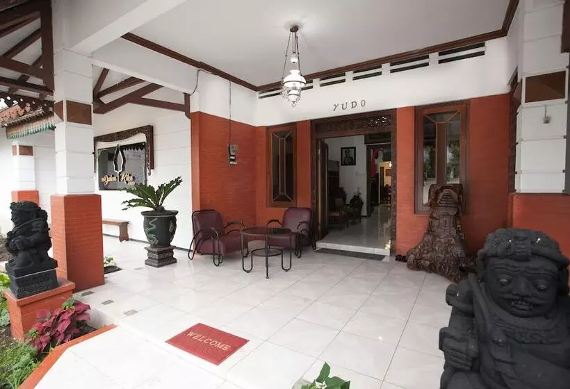 Fotos del hotel Reddoorz Near Brawijaya University:  2