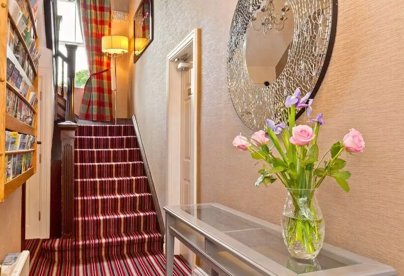Fotos del hotel Bowness Bay Suites:  14