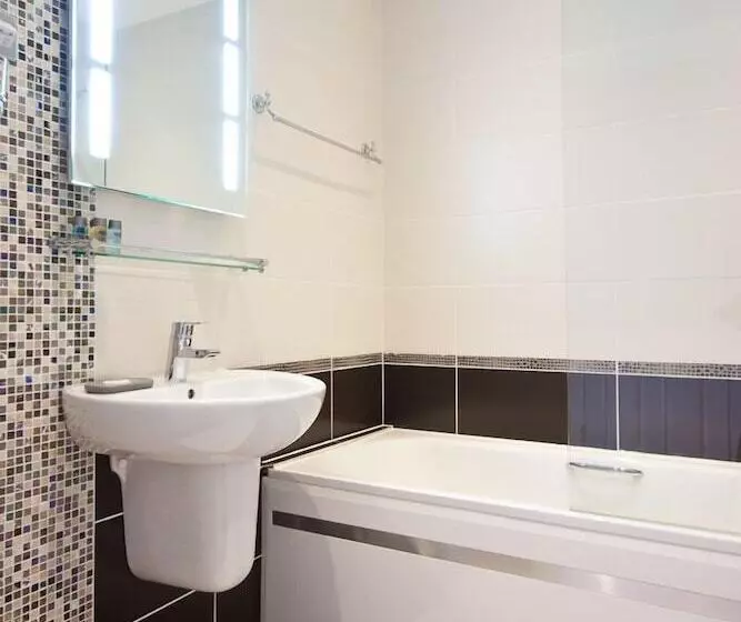 Fotos del hotel Bowness Bay Suites:  7