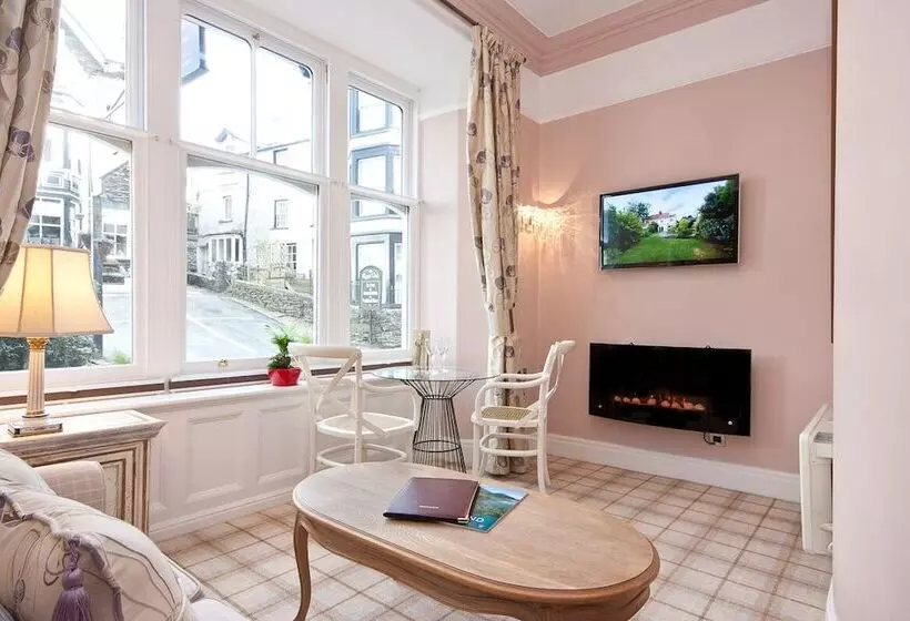 Fotos del hotel Bowness Bay Suites:  11