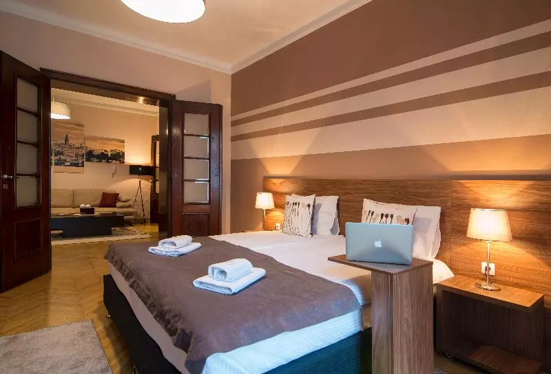Top Central Apartments 3