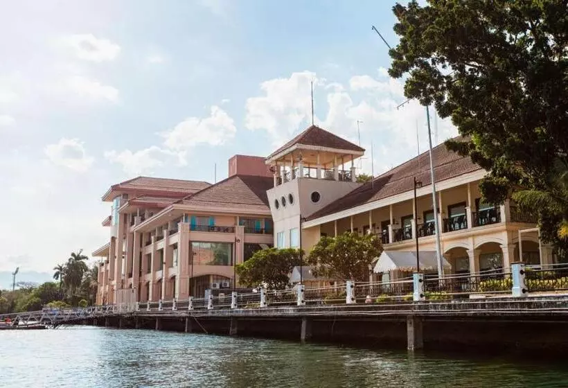 Fotos del hotel Subic Bay Yacht Club:  2