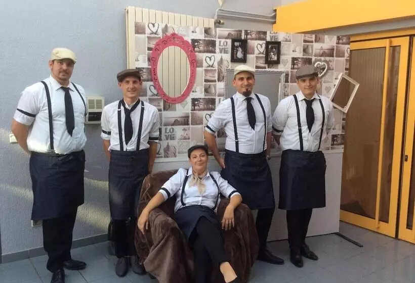 Fotos del hotel L Auberge Du Gros:  7