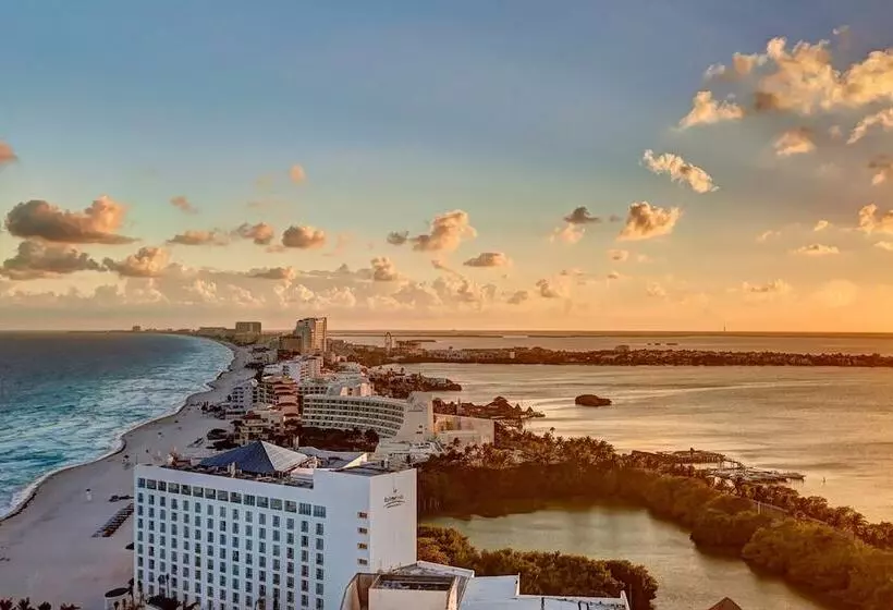 Fotos del hotel Royalton Chic Suites Cancun Resort &amp; Spa Adults Only  All Inclusive:  18