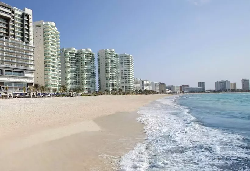 Fotos del hotel Royalton Chic Suites Cancun Resort &amp; Spa Adults Only  All Inclusive:  22