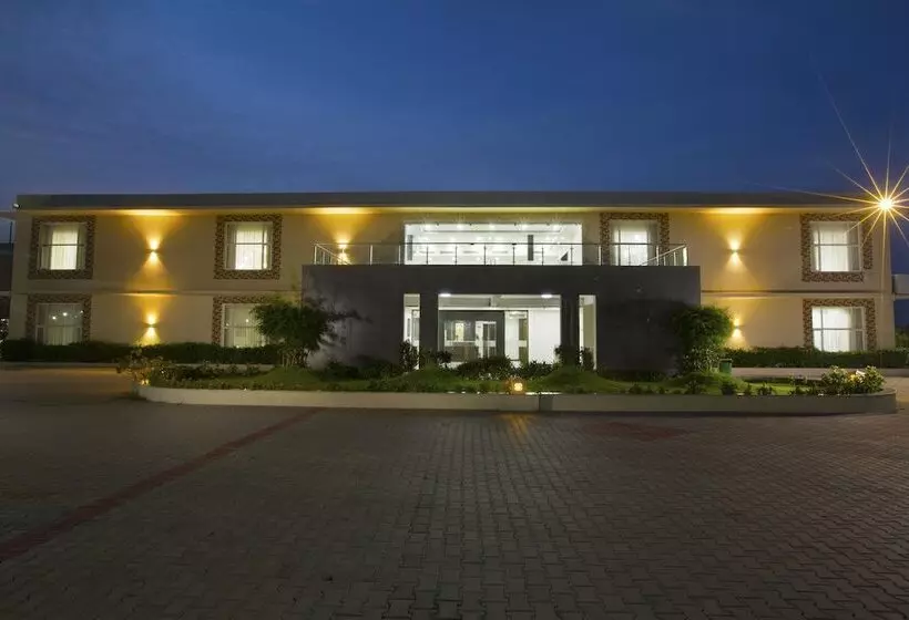 Fotos del hotel Landmark Pallavaa Beach Resorts:  5