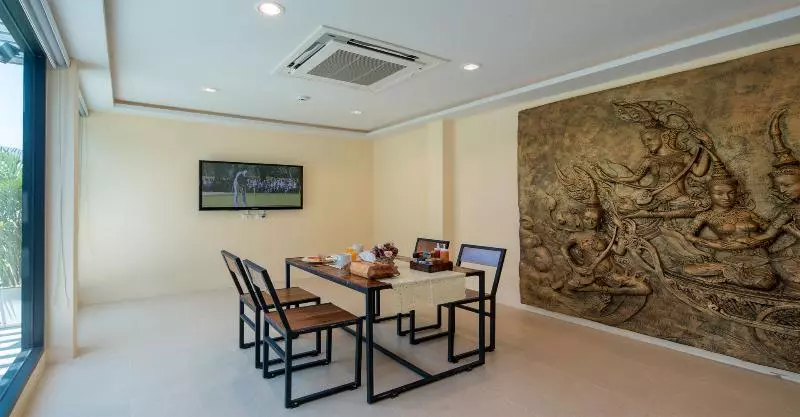 Fotos del hotel Peace Blue Naiharn Naturist Resort Phuket Sha Extra Plus:  4