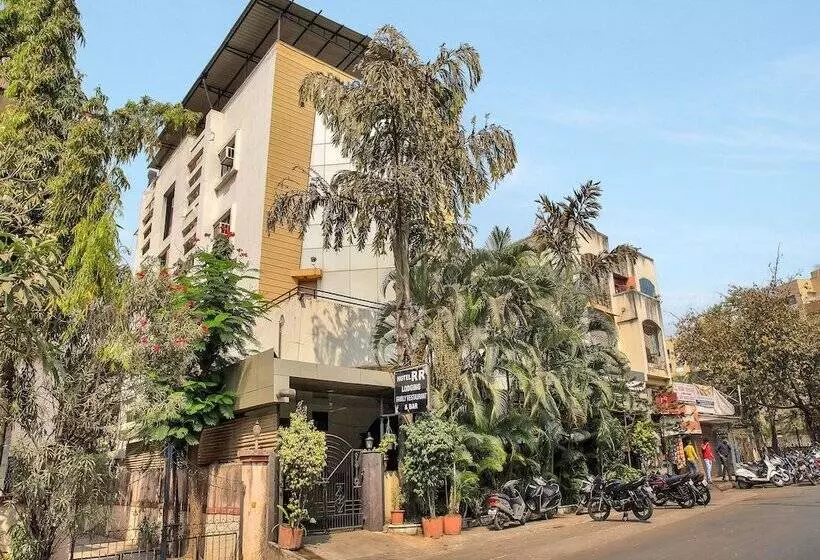 Oyo 12020 Hotel Ratna Regency