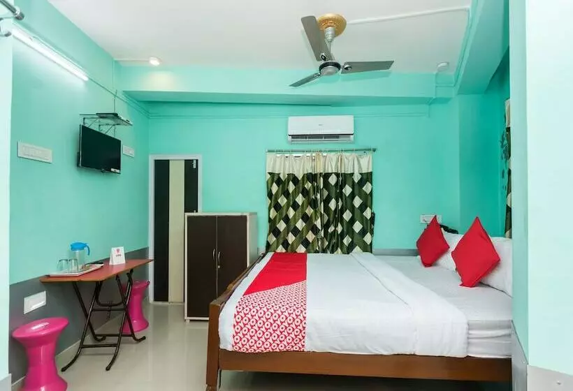 Oyo 10471 Hotel Samrat Palace