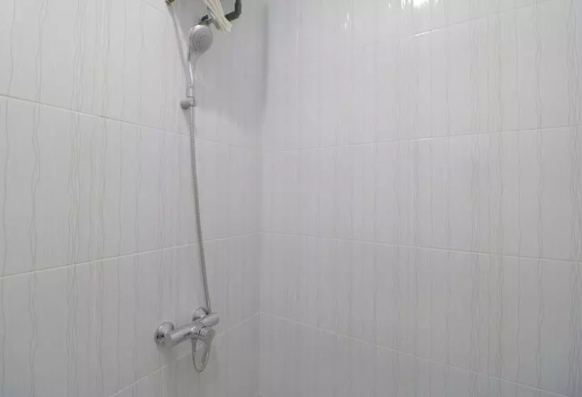 Fotos del hotel Reddoorz Plus Near Kepri Mall:  5