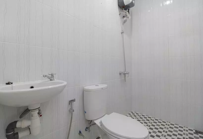 Fotos del hotel Reddoorz Plus Near Kepri Mall:  7