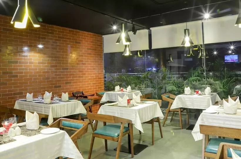 Fotos del hotel Ebony Residency:  12
