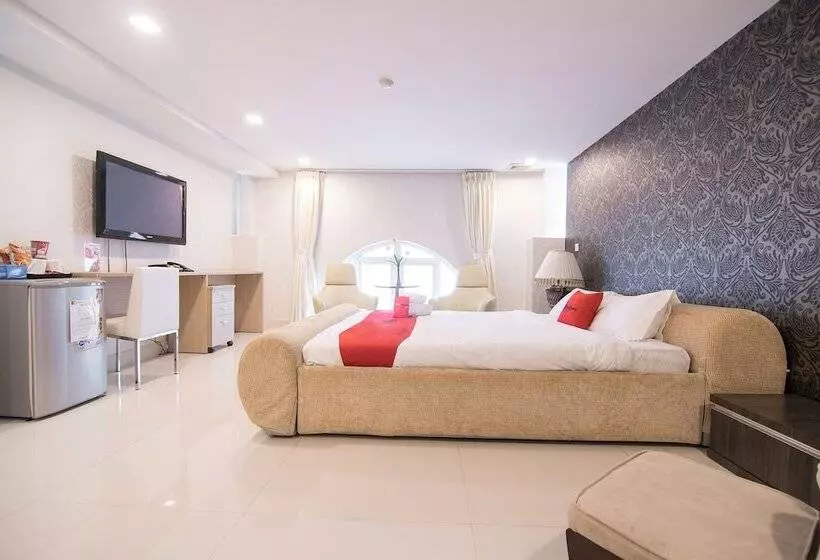 Fotos del hotel Reddoorz Plus Near Secc 2 :  18