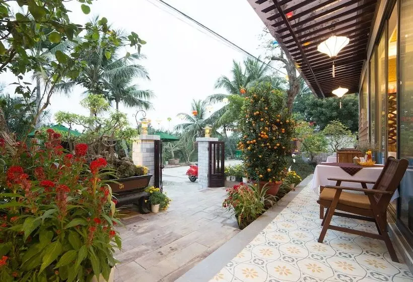 Fotos del hotel River Waves Villa:  7
