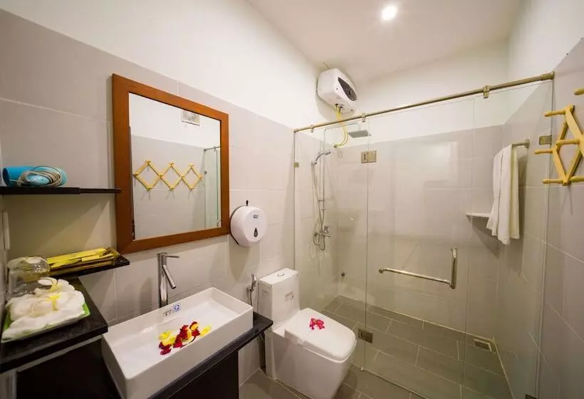 Fotos del hotel River Waves Villa:  8