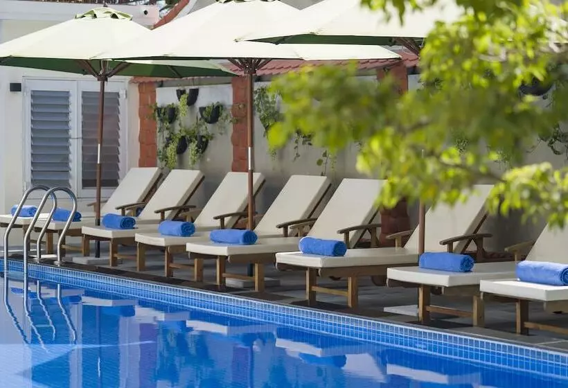 Fotos del hotel River Waves Villa:  13