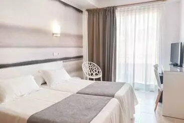 伏尔加酒店 - 卡莱利亚