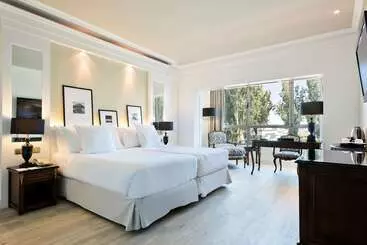 巴拉哈斯美利亚酒店 - 马德里