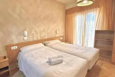 HS Altet Suites - Alicante Airport - El Altet