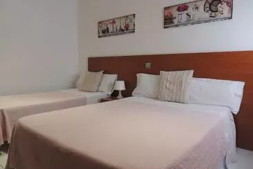 Hostal Cervantes - مادرید