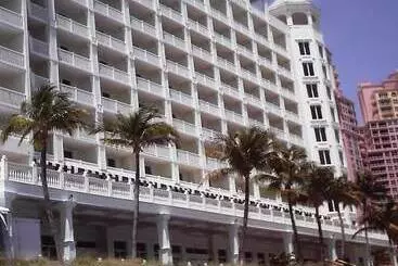 Pelican Grand Beach Resort, A Noble House Resort - Fort Lauderdale