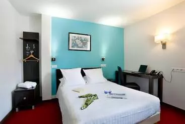 Grand Hotel Sénia - Orly  Airport