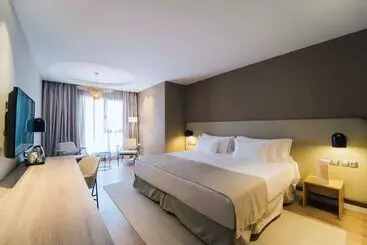 Barcelo  Oviedo Cervantes - Oviedo