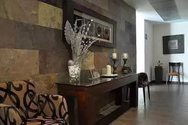 玛卡米酒店 - El Carpio