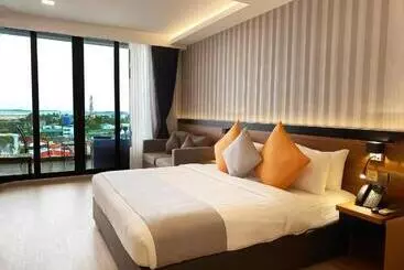 Triton Prestige Seaview And Spa - Maafushi