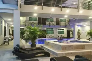 Cayuga - Puntarenas
