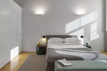 Flattered To Be In Porto - Oporto