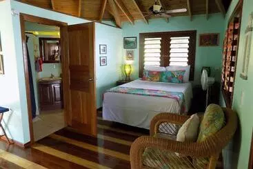 Mango Creek Lodge - Roatan Island