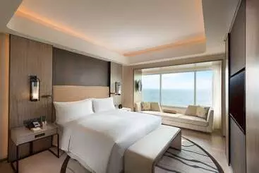 Conrad Manila - Pasay