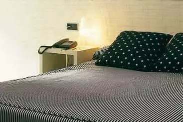 Suites Sant Jordi - Montbrio del Camp