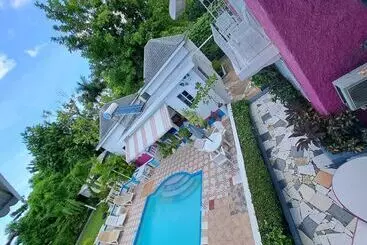 237 Bratton Ave - Montego Bay