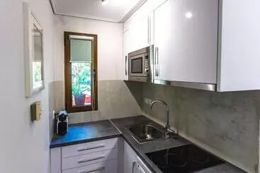 Lida Garden Loft - Saronida