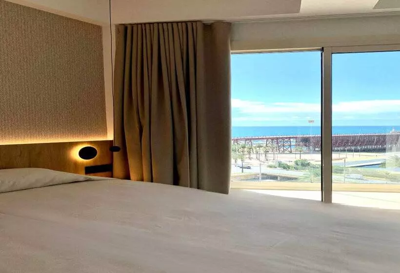 Fotos del hotel Ohtels Gran Hotel Almeria:  41