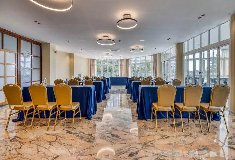 Fotos del hotel Ohtels Gran Hotel Almeria:  17