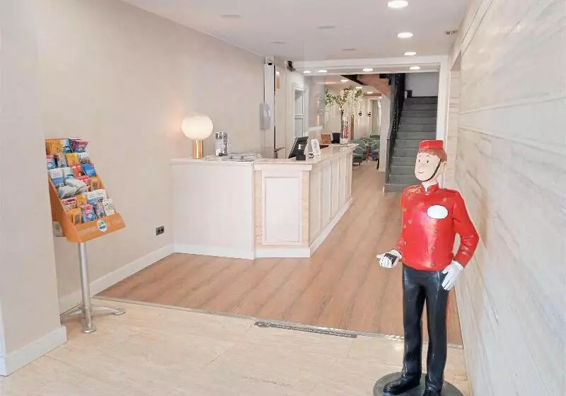 Fotos del hotel 153:  6