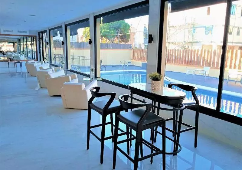 Fotos del hotel 153:  4