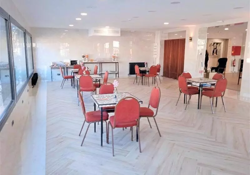 Fotos del hotel 153:  25