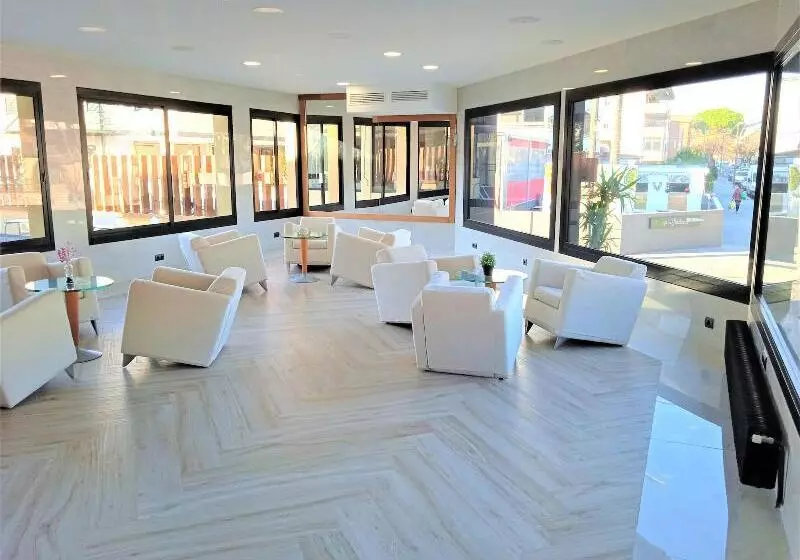 Fotos del hotel 153:  18