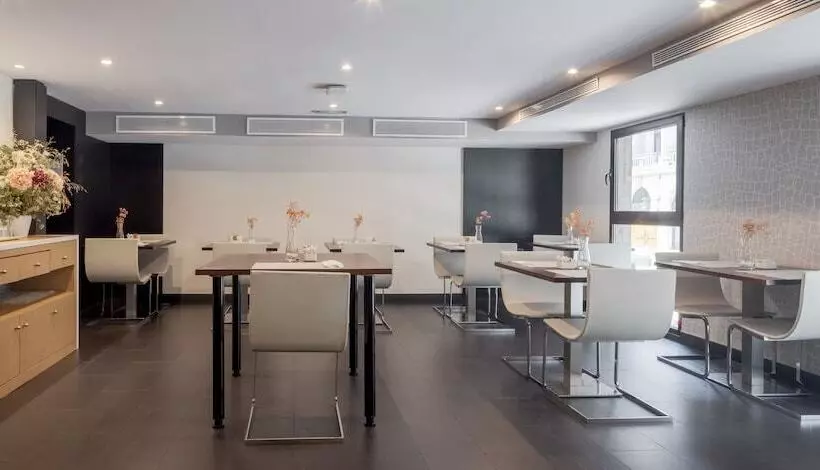 Fotos del hotel Ilunion Almirante:  10