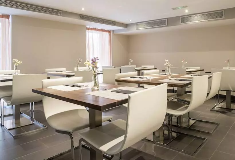 Fotos del hotel Ilunion Almirante:  8